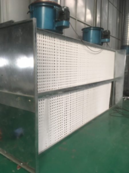 Buồng hút bụi sơn công nghiệp.